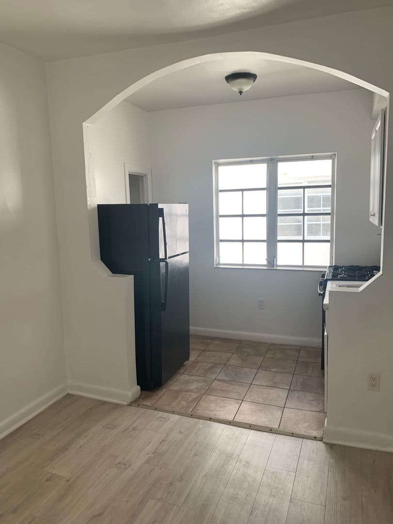 Miami Beach Apartment: 1350 Euclid Avenue