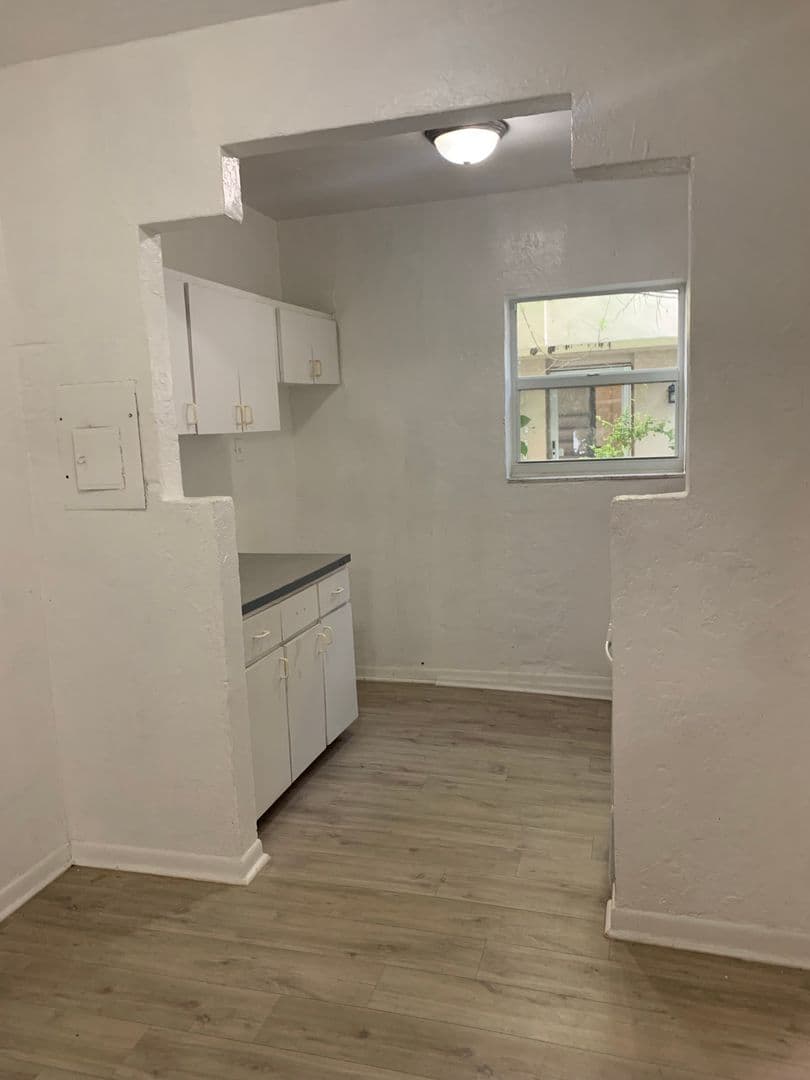 Miami Beach Apartment: 631-635-639 13th St