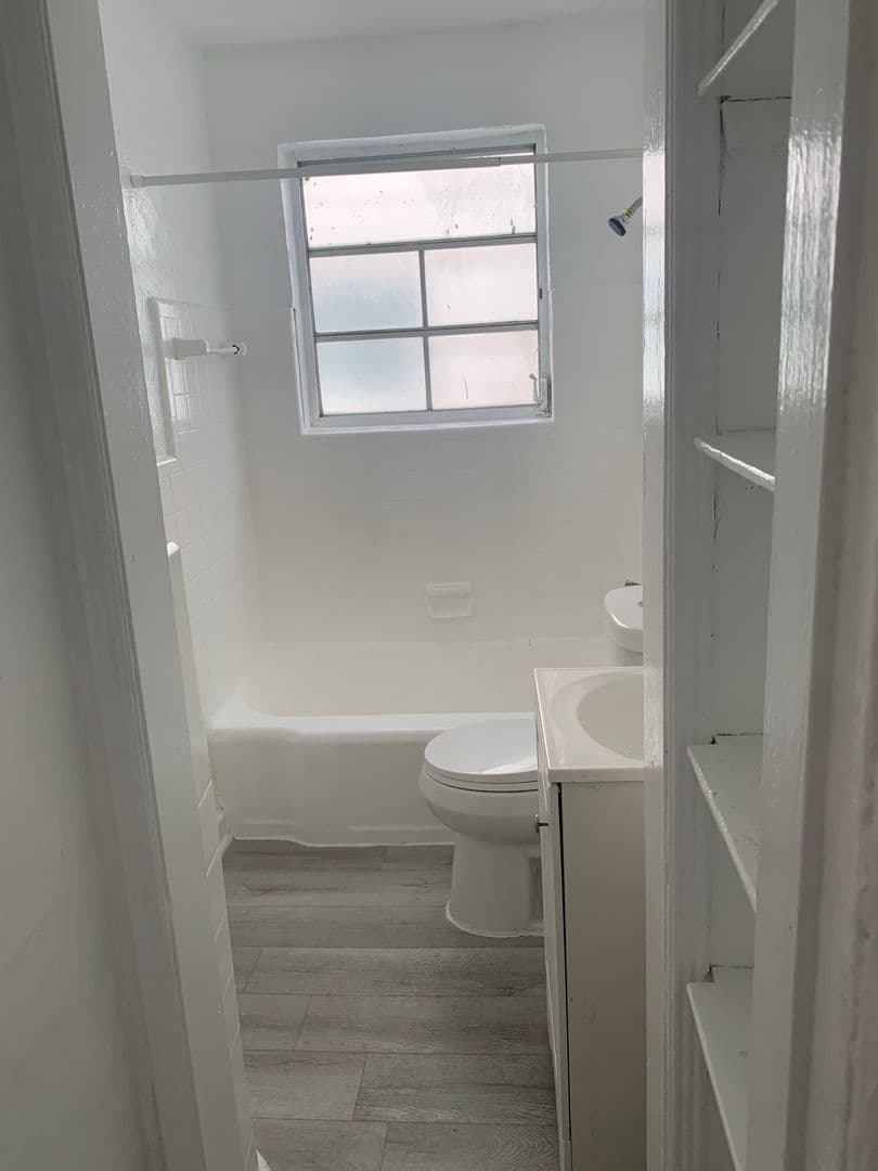 Miami Beach Apartment: 1114 Euclid Avenue