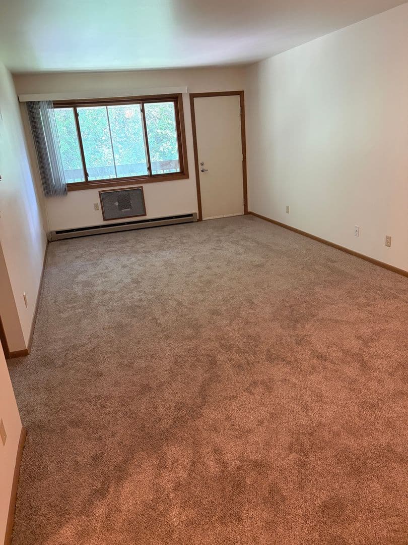 Fort Atkinson Apartment: 1045 East Street