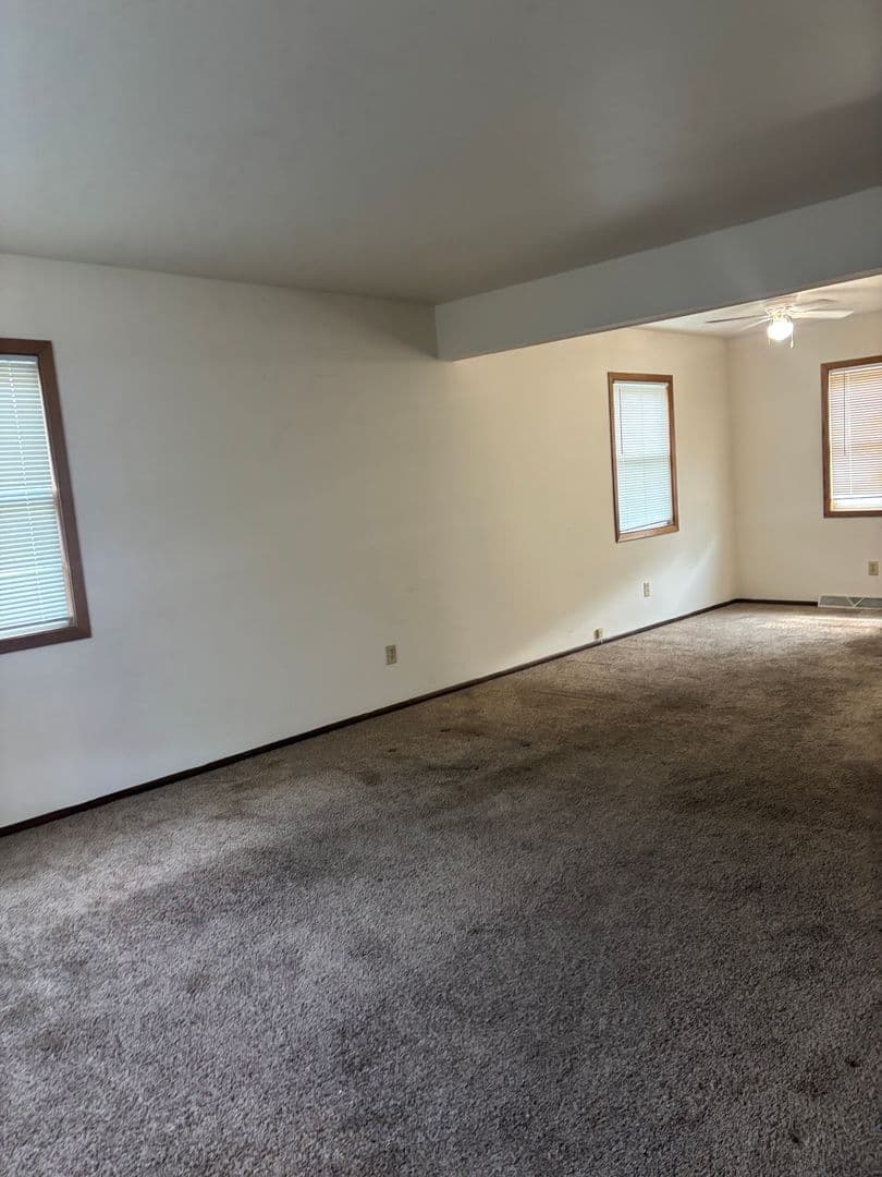 West Bend Apartment: 505-507-509-511