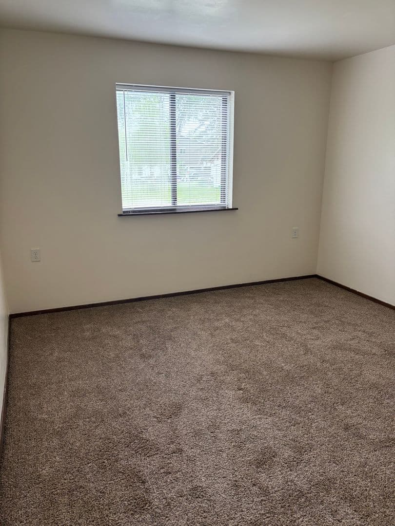 Lomira Apartment: 465 Main Street