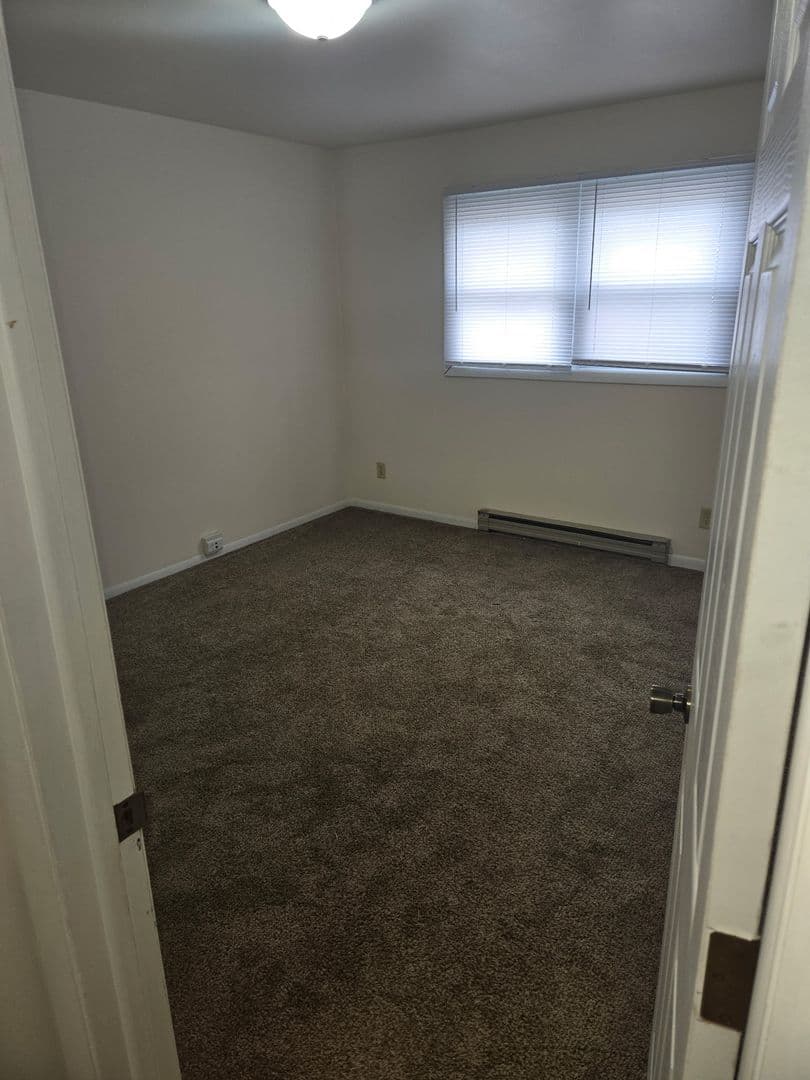 West Bend Apartment: 2024 Greentree Rd.