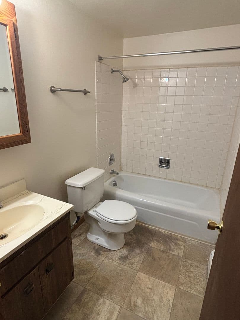 Horicon Apartment: 715 Rice St.