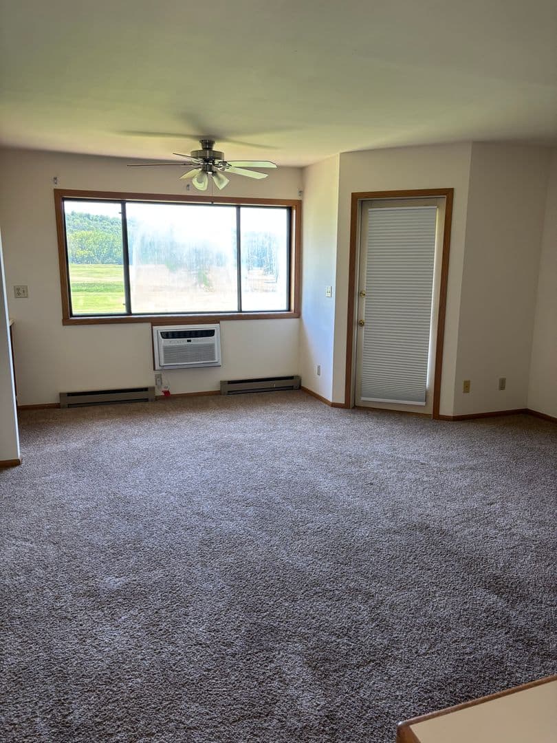 Sherwood Apartment: W5075 Golf Course Rd.