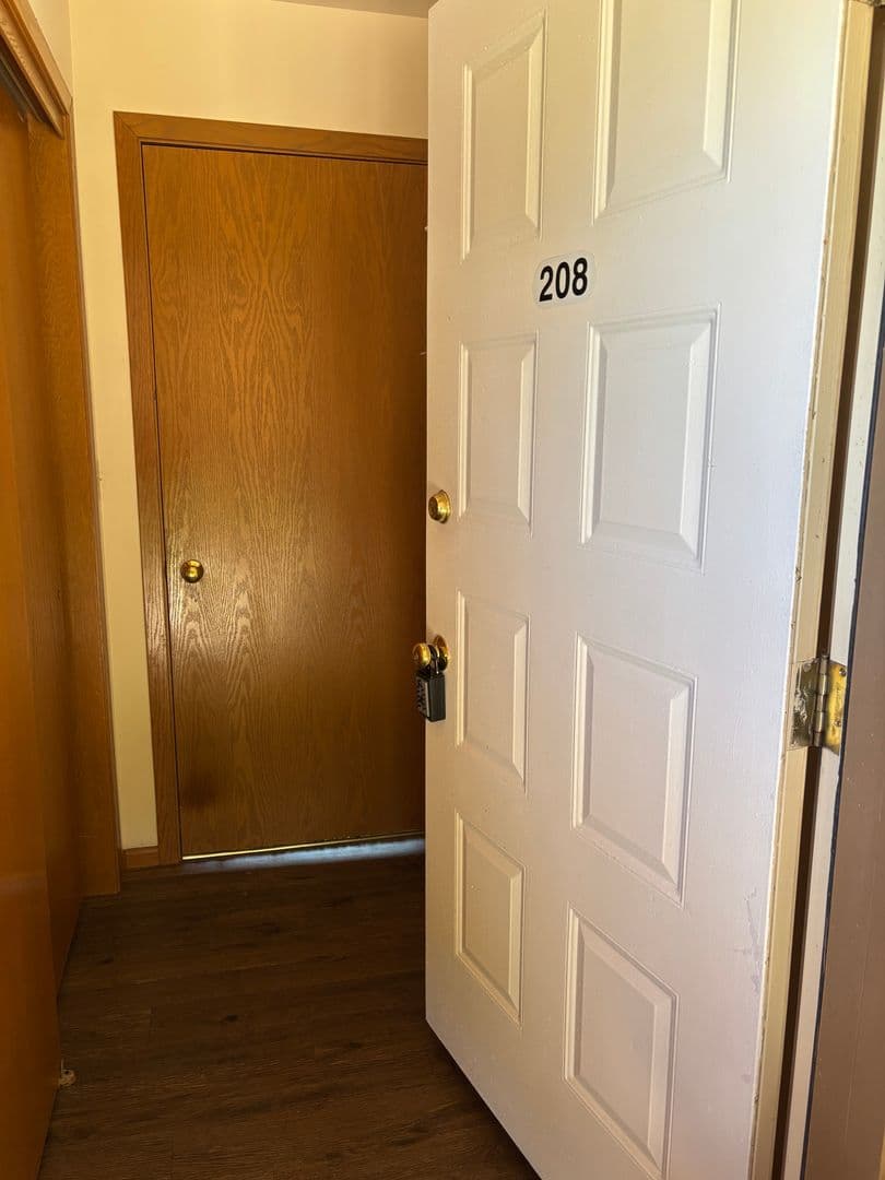 Sherwood Apartment: W5075 Golf Course Rd.