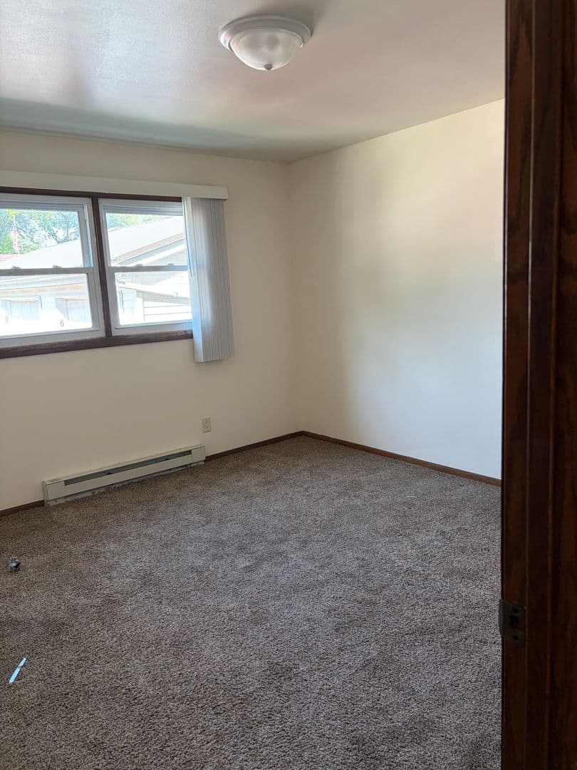 West Bend Apartment: 2024 Greentree Rd.
