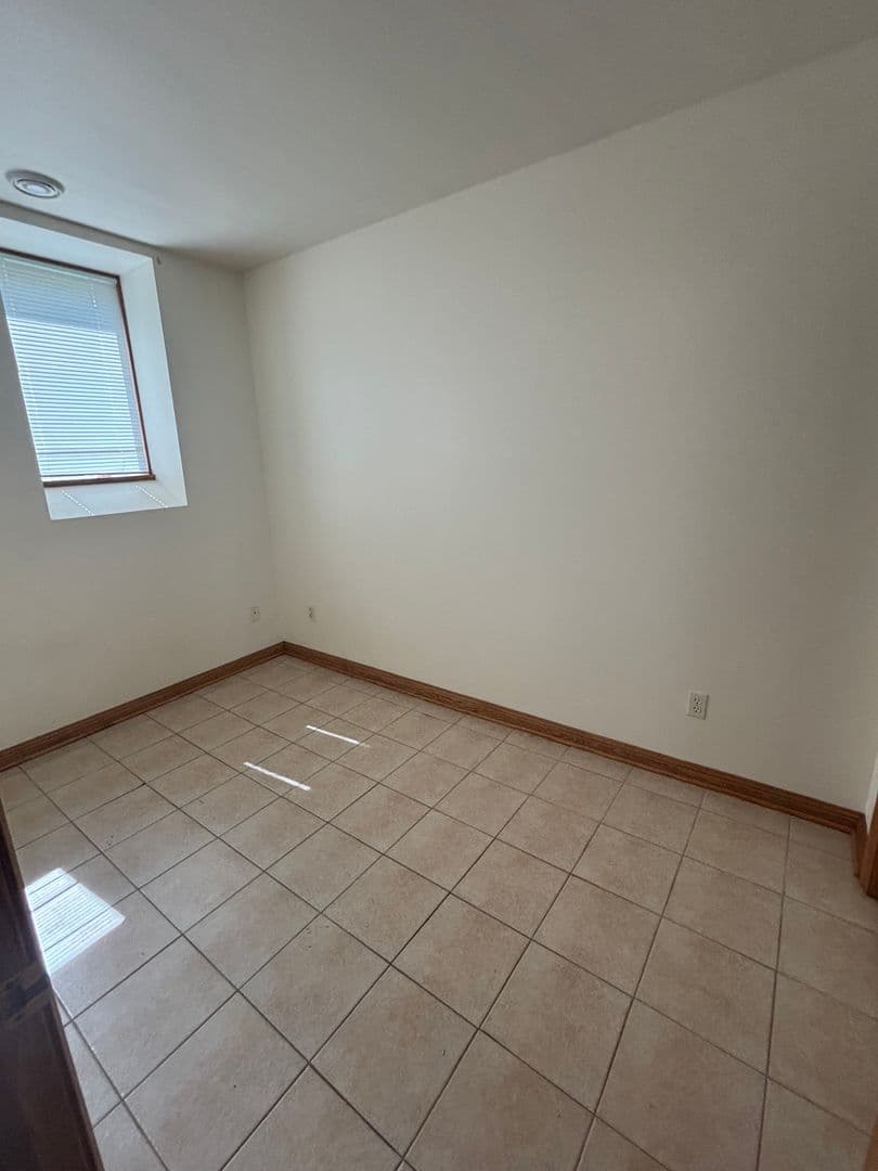 Juneau Apartment: 307 N Main St.
