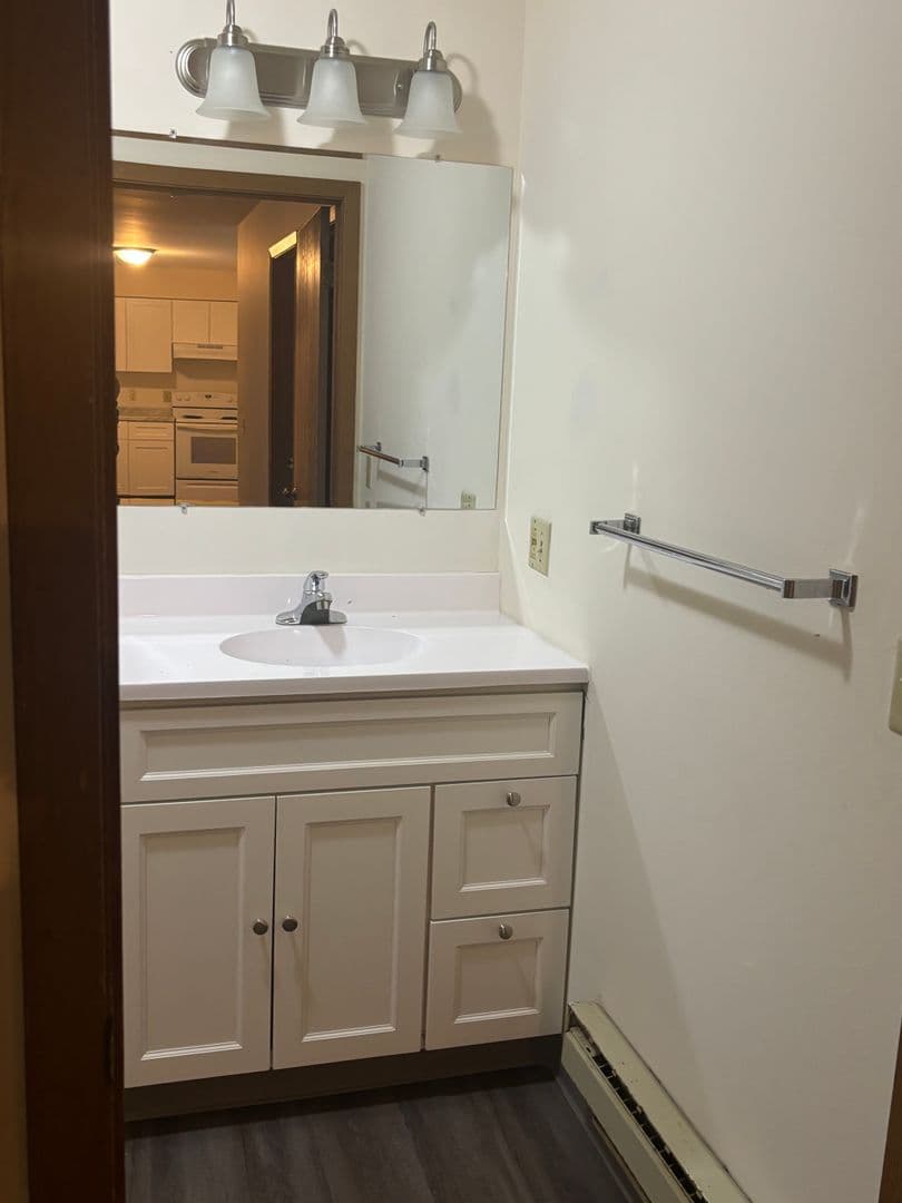 Mt Horeb Apartment: 202 North Brookwood Dr - 202