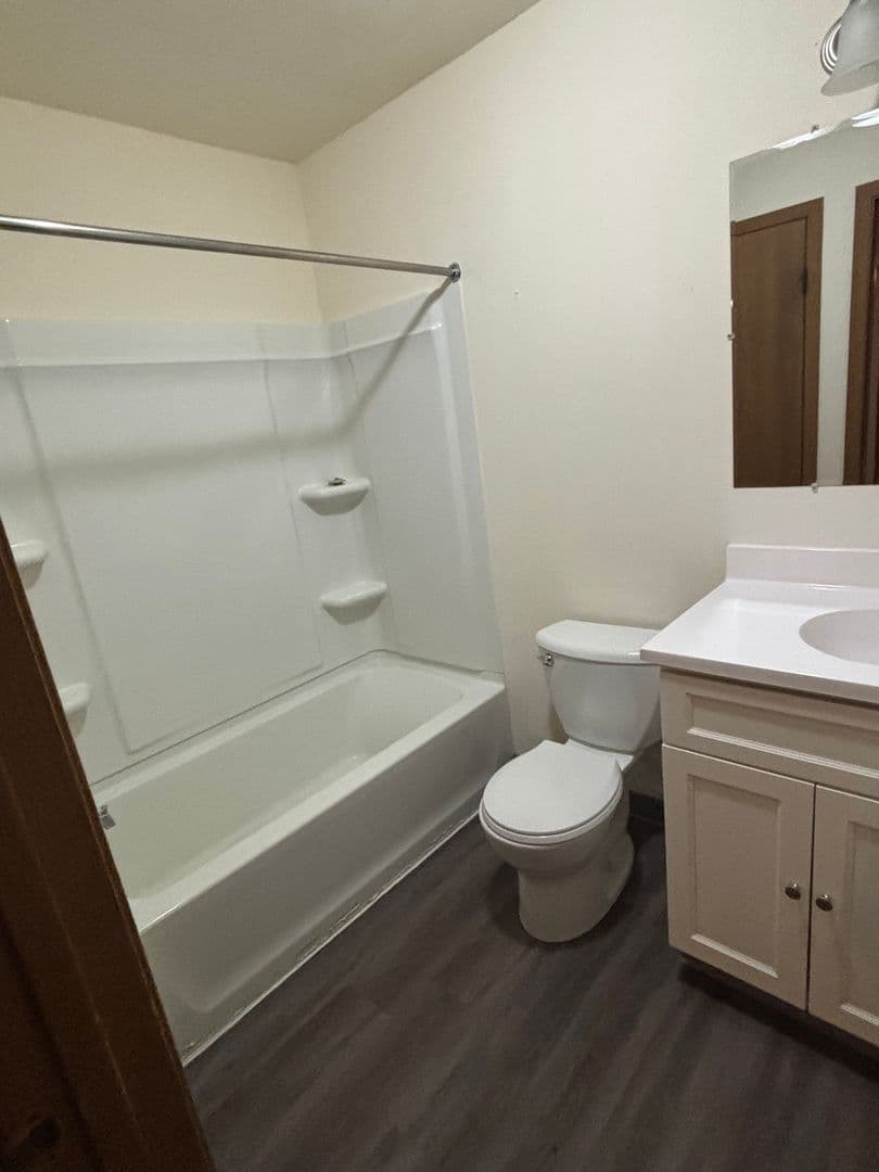 Mt Horeb Apartment: 202 North Brookwood Dr - 202