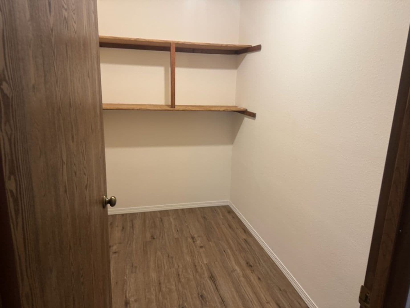 Camp Douglas Apartment: 789 Nelson Valley