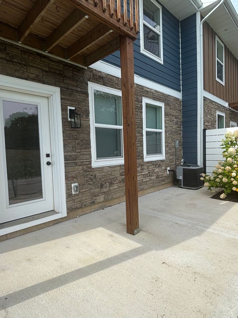 Lake Mills Apartment: 1348 S Main Street