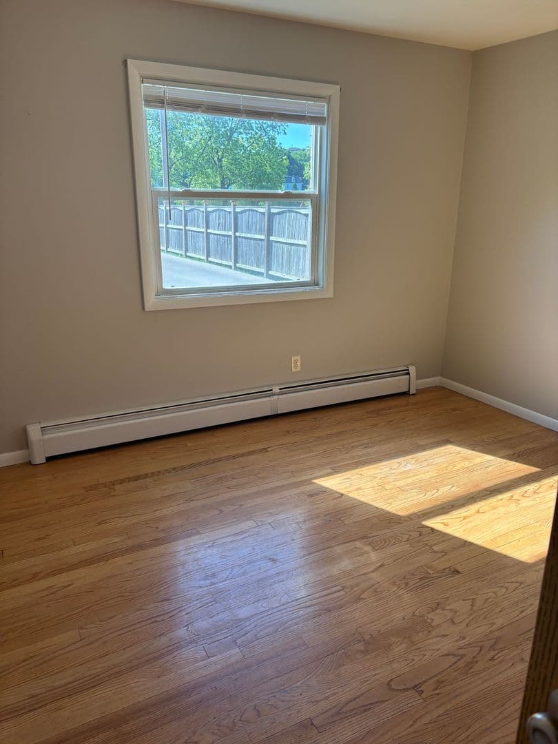 Waukesha Apartment: 1165 White Rock Ave