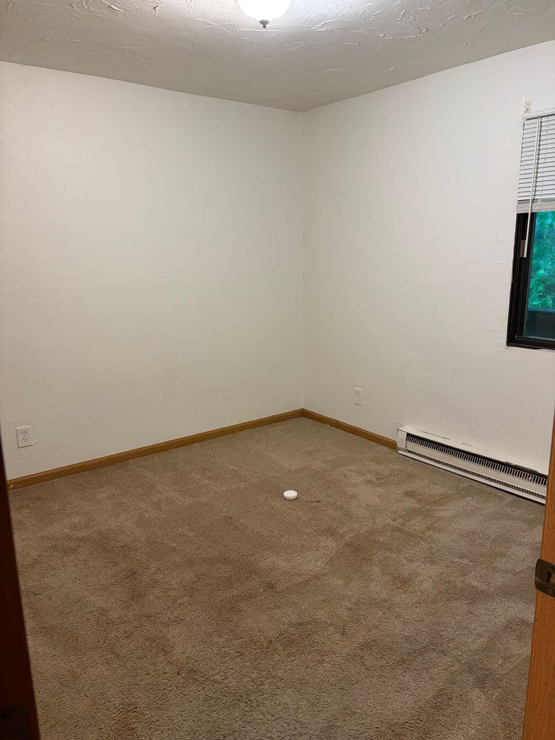 Madison Apartment: 1105 MacArthur Road