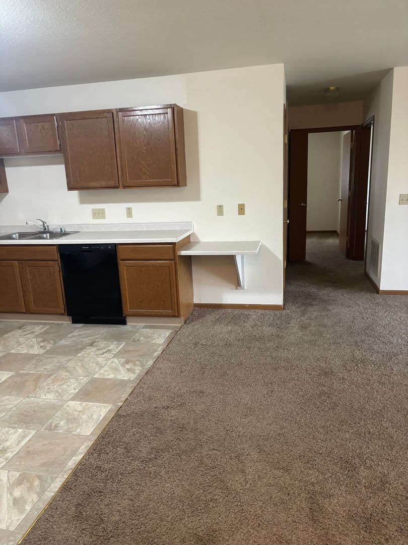 Horicon Apartment: 213 Larabee St.