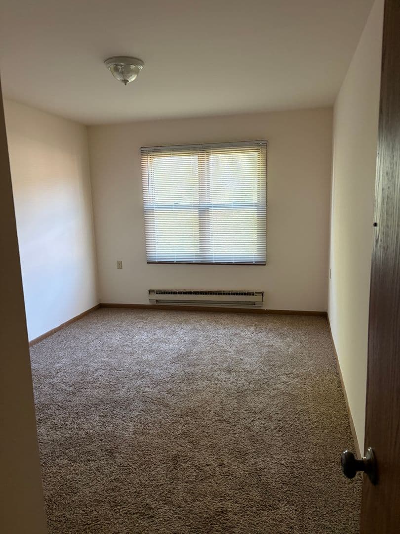 Mt Horeb Apartment: 202 North Brookwood Dr - 202
