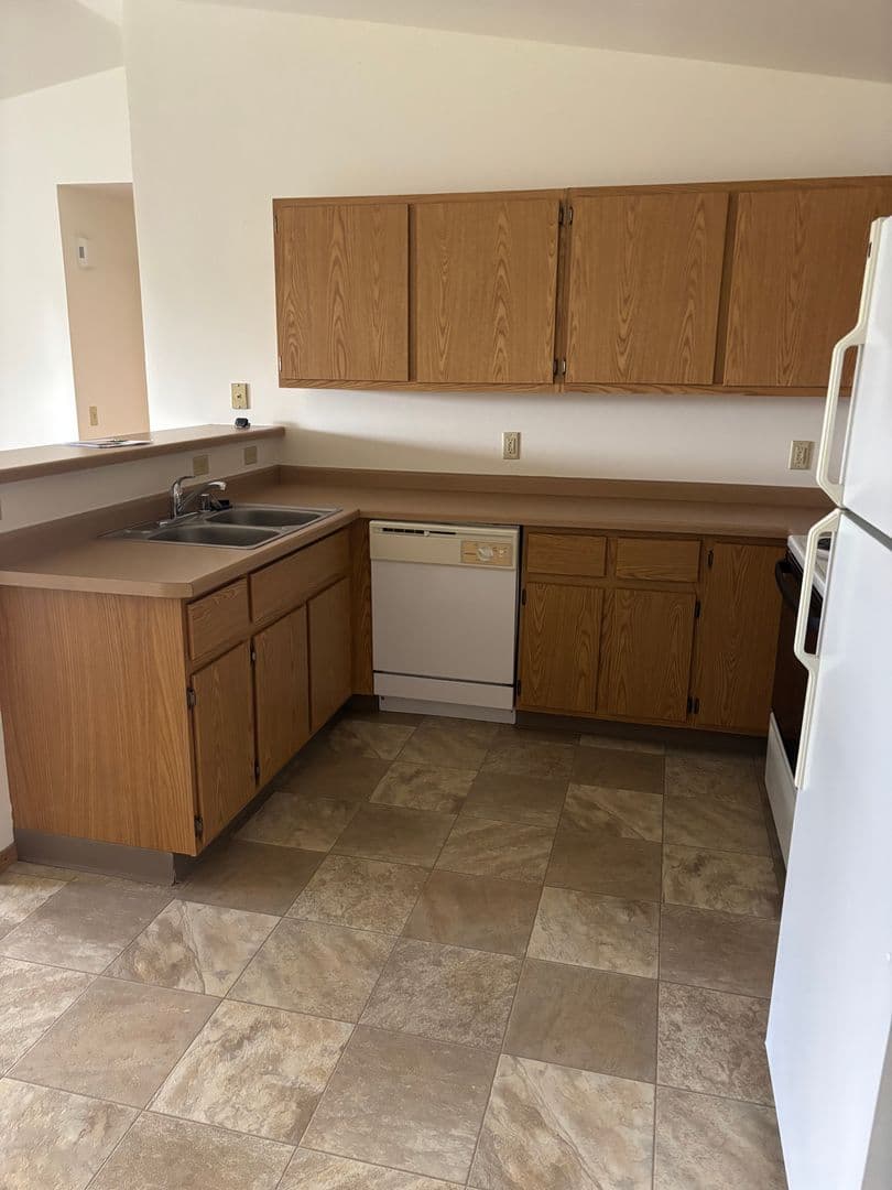 Lake Mills Apartment: 225 Tamarack Drive