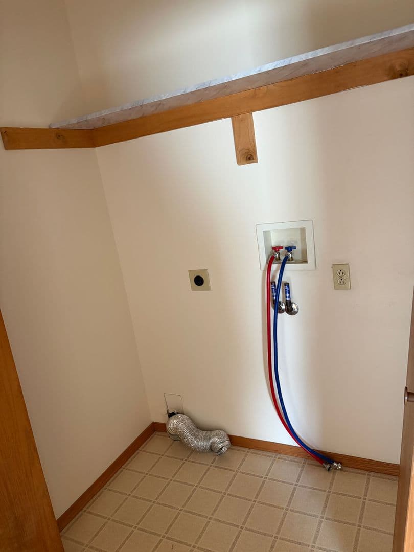 Watertown Apartment: 1142 Boughton St.