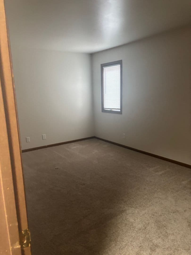 Elkhorn Apartment: 37 West Street