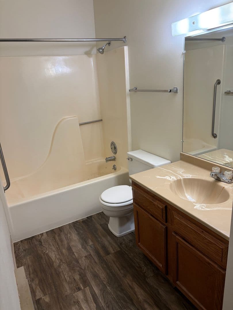 Fort Atkinson Apartment: 1045 East Street
