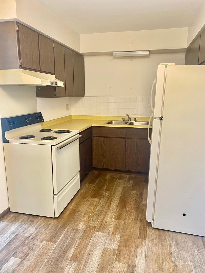 Marshall Apartment: 424 Farnham Street