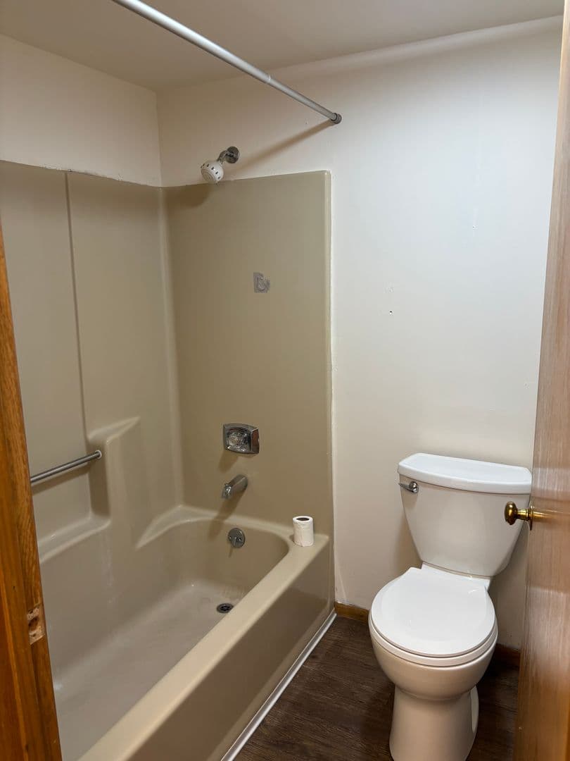 Sherwood Apartment: W5075 Golf Course Rd.