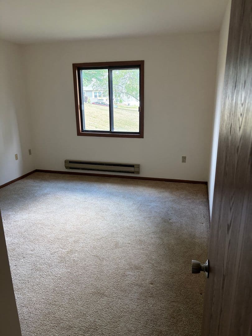 Deerfield Apartment: 217 Liberty St.
