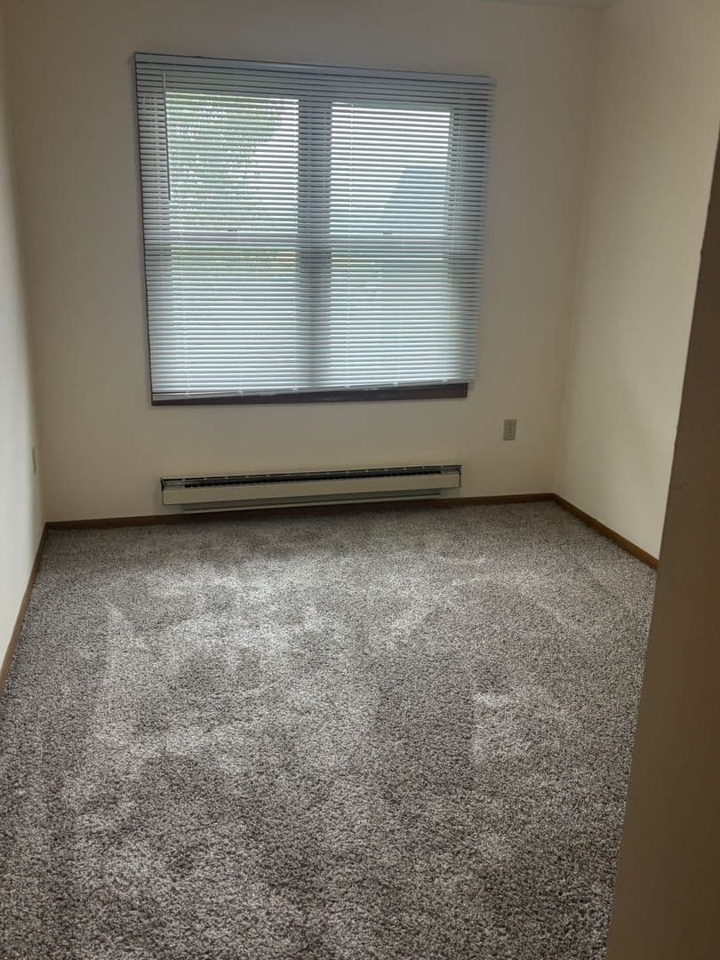 Mt Horeb Apartment: 202 North Brookwood Dr - 202