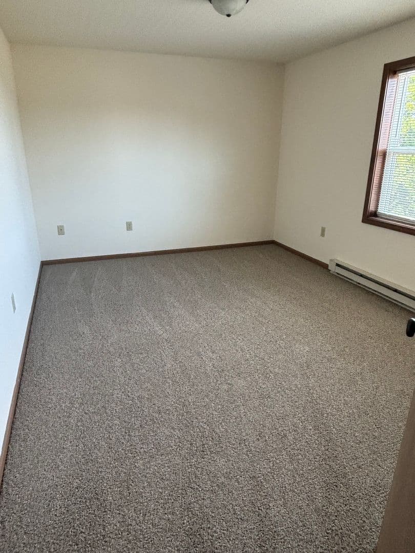 Jefferson Apartment: 719/721 W Racine Street