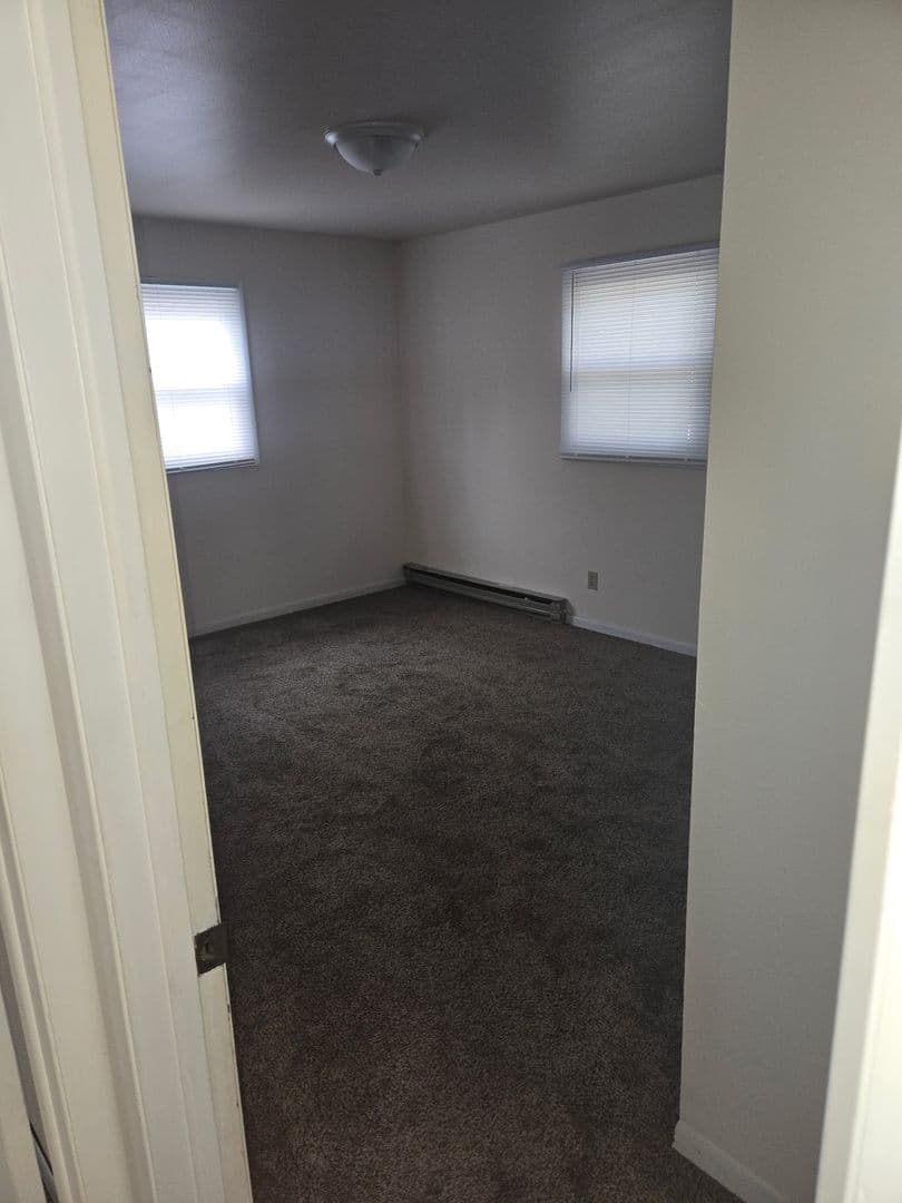 West Bend Apartment: 2024 Greentree Rd.