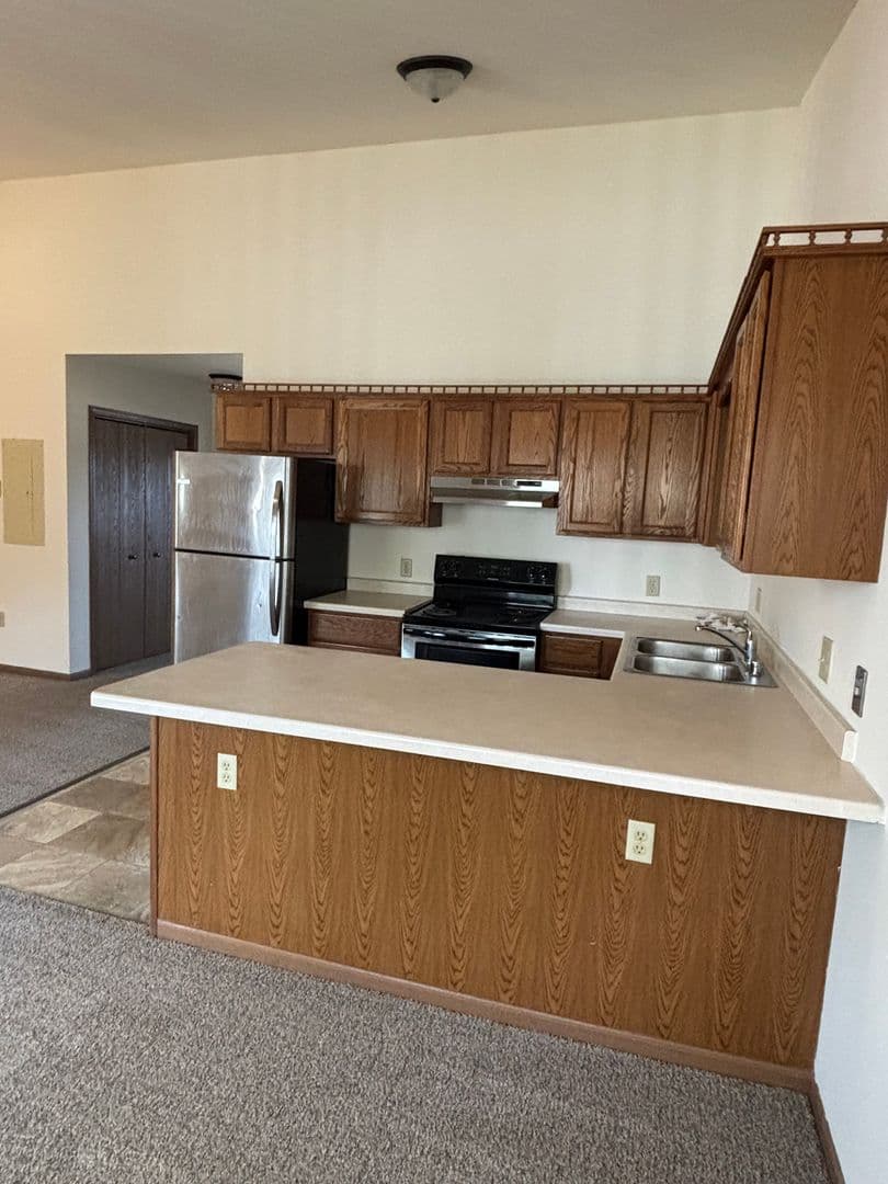 Jefferson Apartment: 719/721 W Racine Street