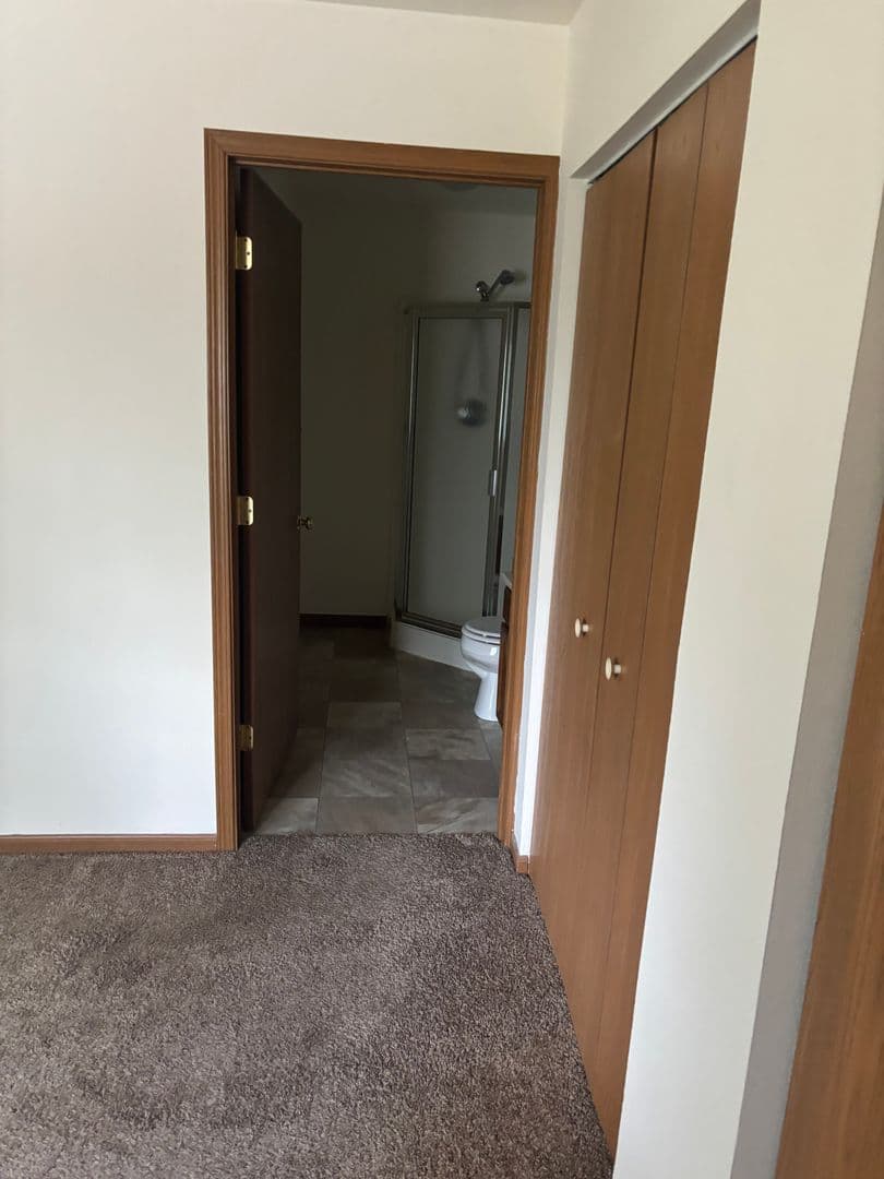 Horicon Apartment: 213 Larabee St.