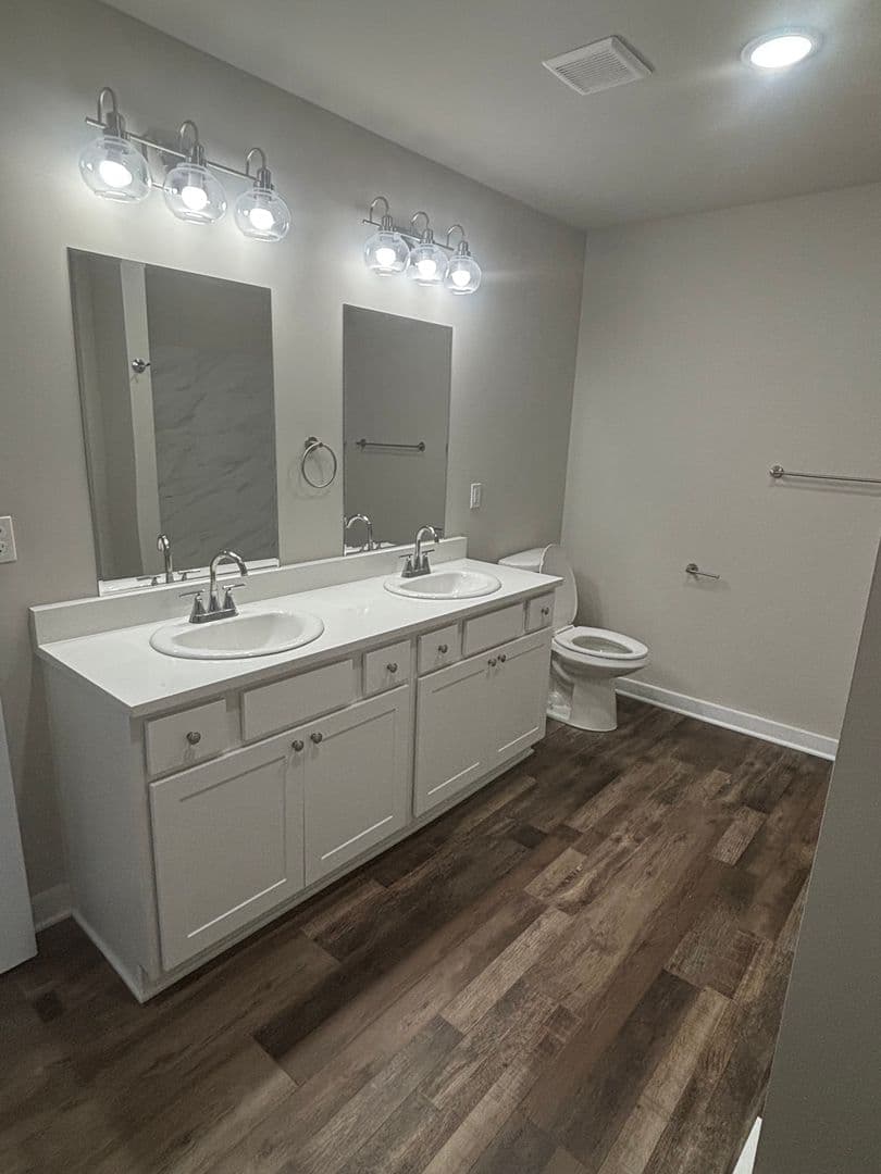 Lake Mills Apartment: 1348 S Main Street