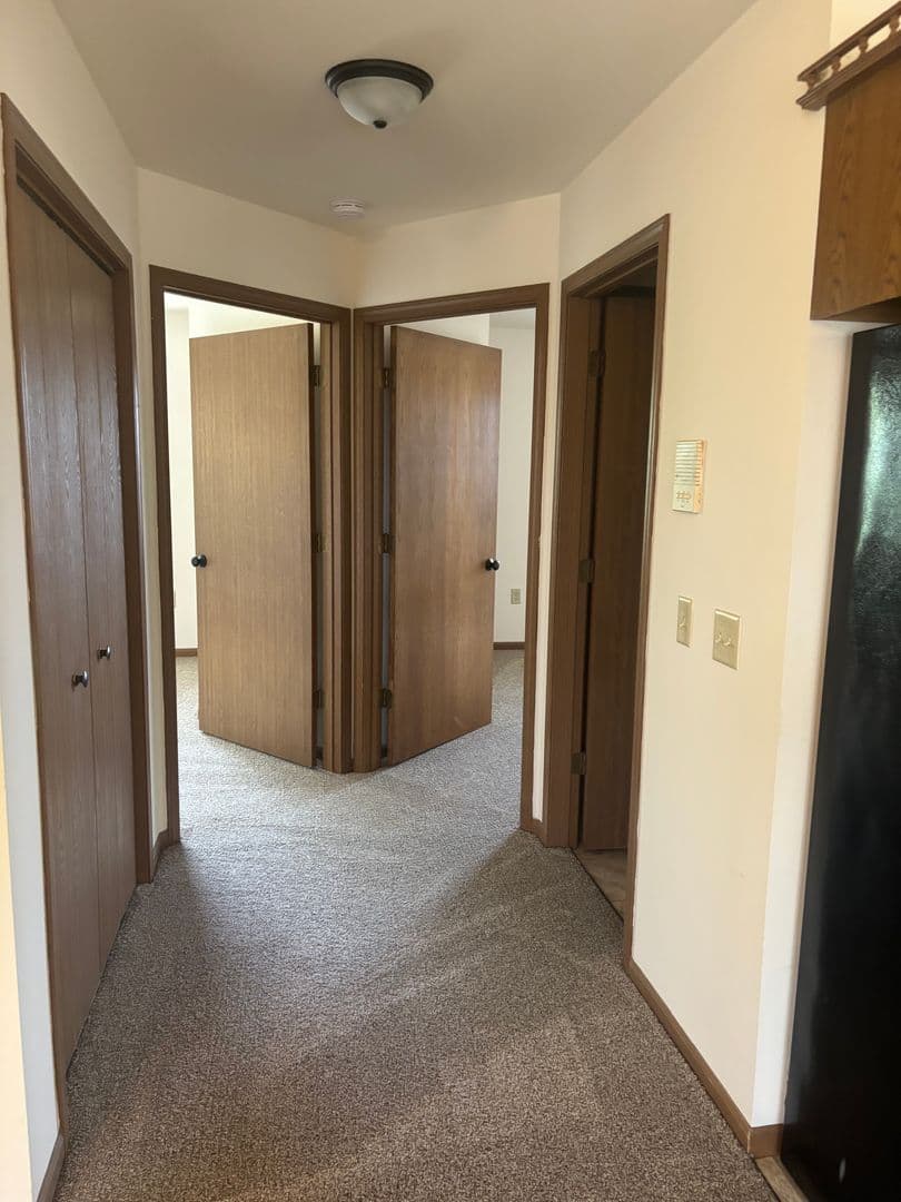 Jefferson Apartment: 719/721 W Racine Street