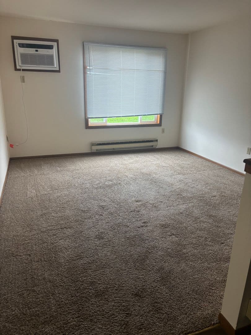 Mt Horeb Apartment: 202 North Brookwood Dr - 202