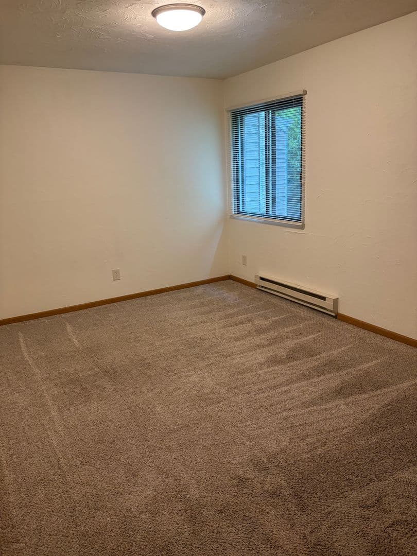 Madison Apartment: 1109 MacArthur Road