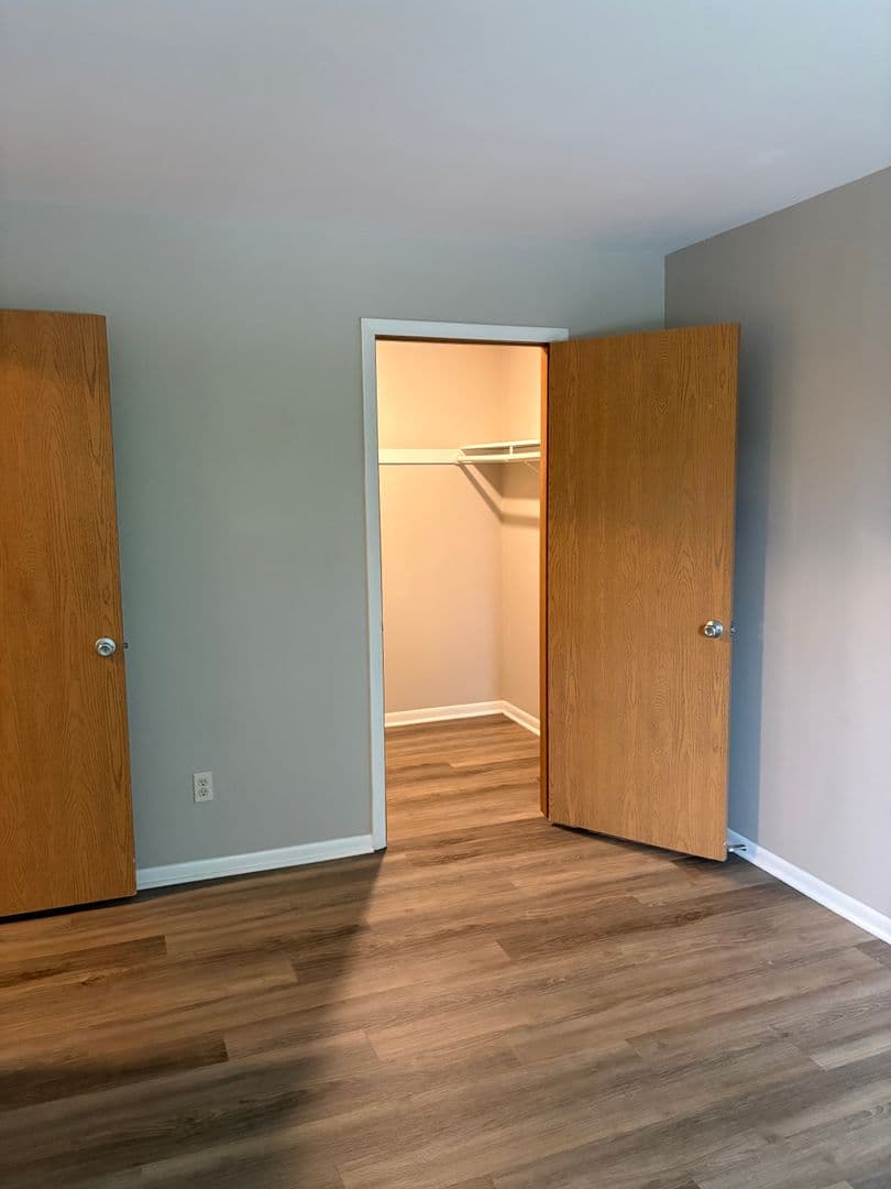 Waukesha Apartment: 1165 White Rock Ave