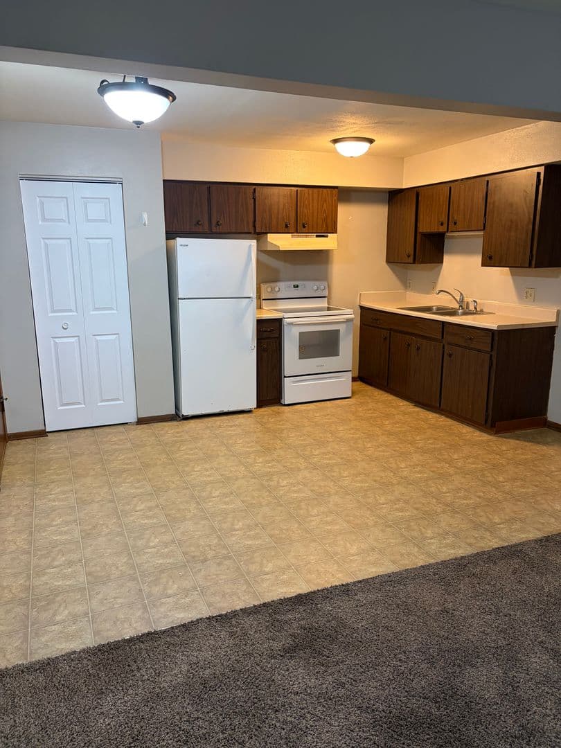 Beaver Dam Apartment: 109 Lakecrest Drive