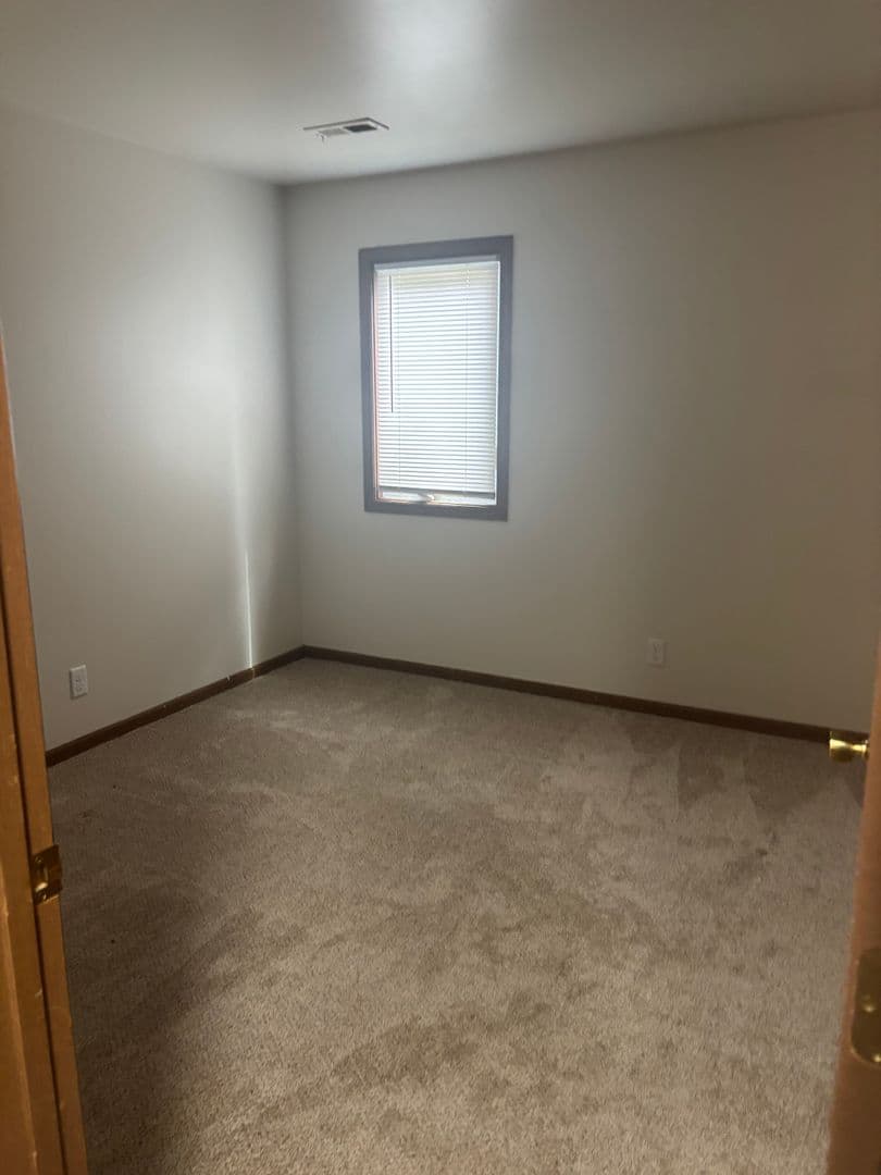 Elkhorn Apartment: 37 West Street