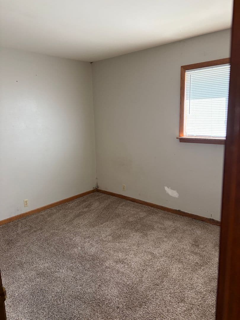 Beaver Dam Apartment: 109 Lakecrest Drive