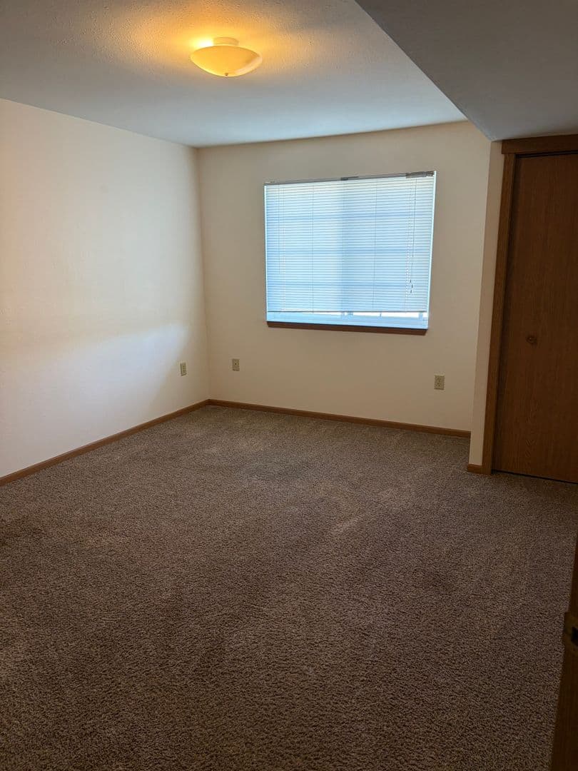 Ixonia Apartment: W1081 Lewis Lane
