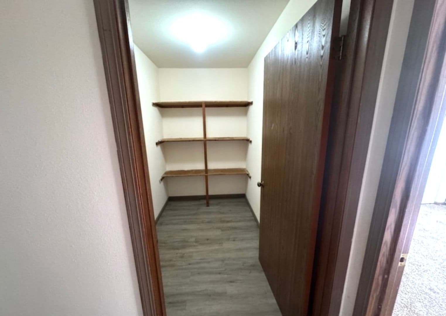 Camp Douglas Apartment: 789 Nelson Valley