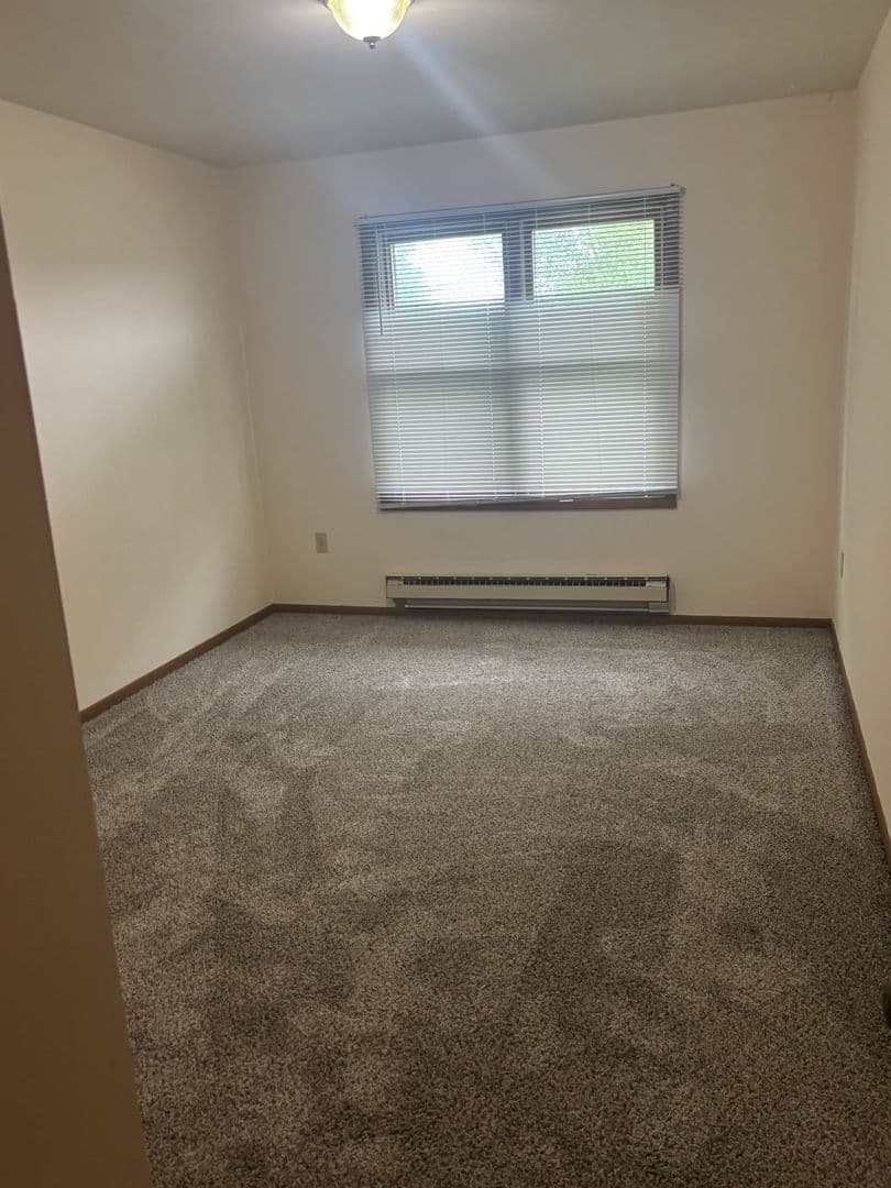 Mt Horeb Apartment: 202 North Brookwood Dr - 202