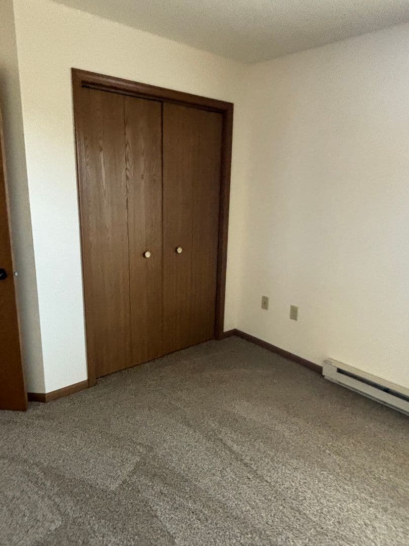 Jefferson Apartment: 719/721 W Racine Street