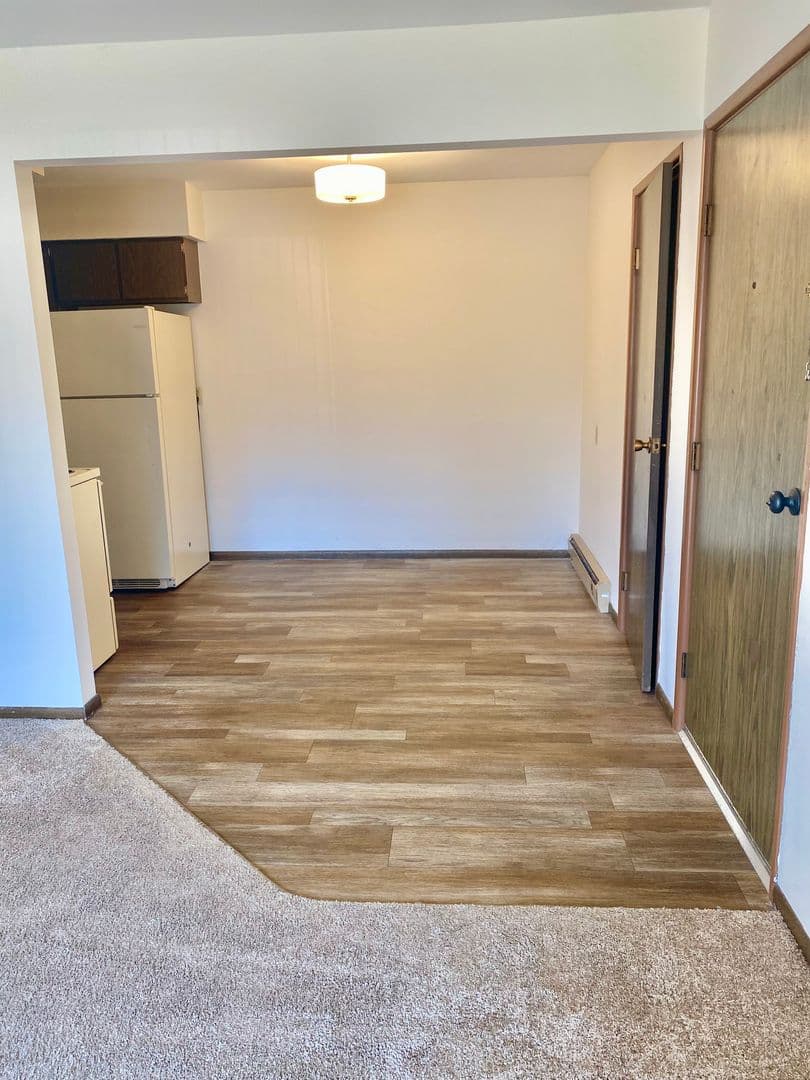 Marshall Apartment: 424 Farnham Street