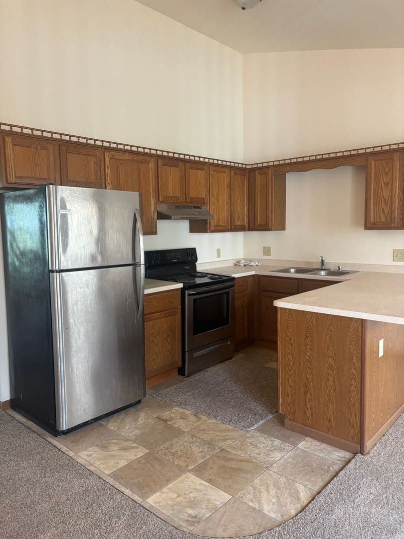 Jefferson Apartment: 719/721 W Racine Street