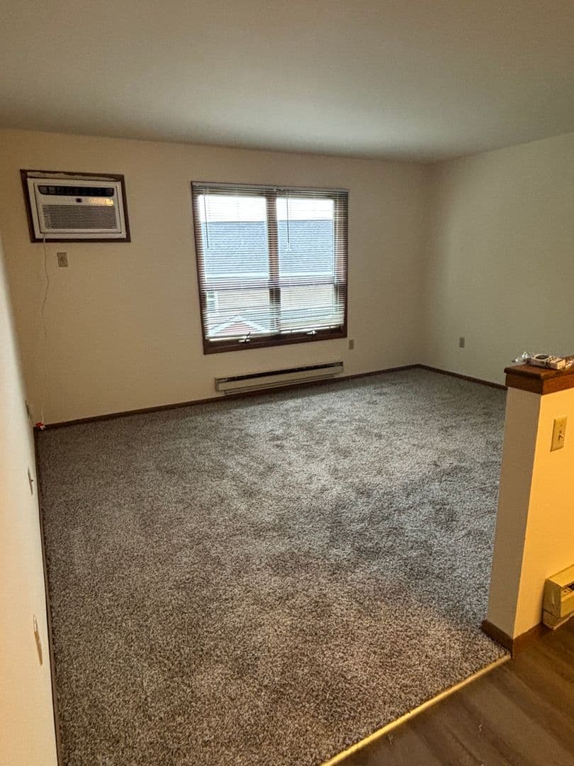 Mt Horeb Apartment: 202 North Brookwood Dr - 202