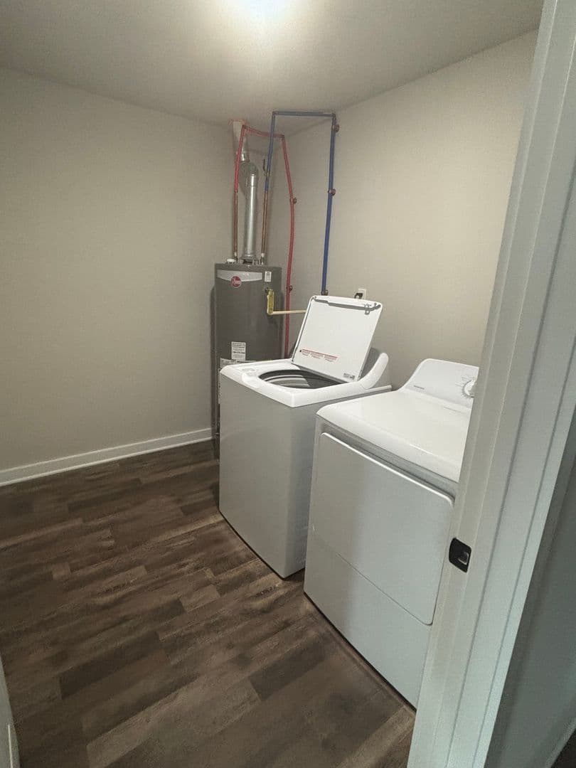 Lake Mills Apartment: 1348 S Main Street