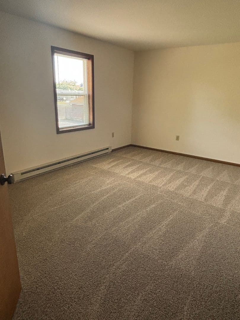 Jefferson Apartment: 719/721 W Racine Street
