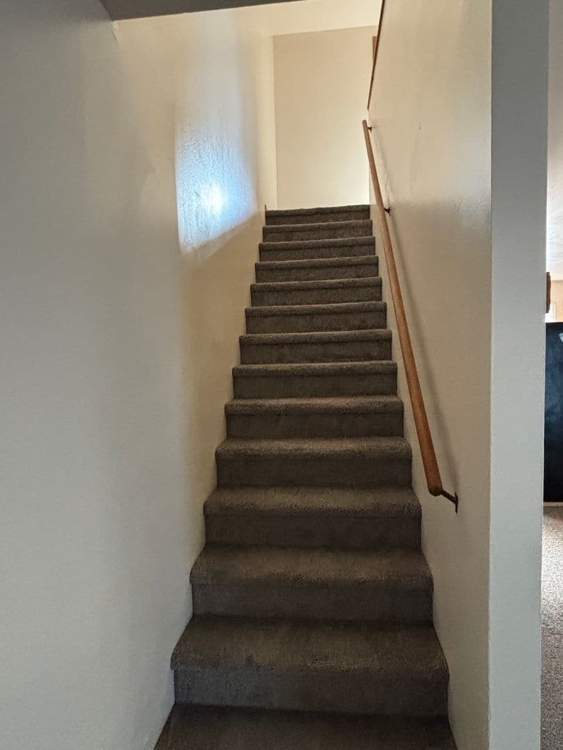 Horicon Apartment: 1022 Main St